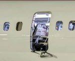 기체 뜯긴 보잉 737 맥스 승객들 “뇌진탕•귀 출혈” 집단소송 기사 이미지